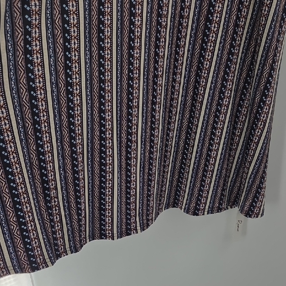 Striped Patterned Maxi Skirt - Picture 11 of 16